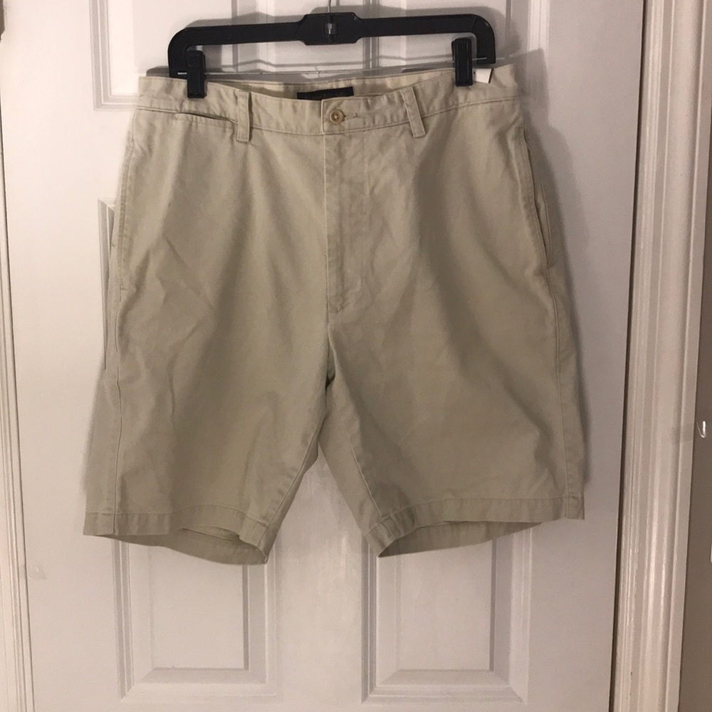 Banana Republic Chink Short.